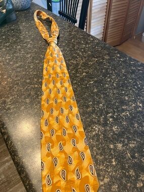 Men's Yellow Paisley Silk Tie - Unbranded